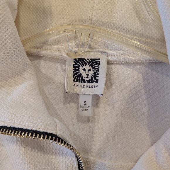 Anne Klein Lightweight Zip-Front Jacket with Black Piping Pique Knit - Picture 12 of 15